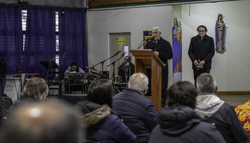 El obispo Alberto Lorenzelli y el vicario Francisco Llanca estuvieron presentes en la asamblea zonal.